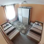 Ana Apartment