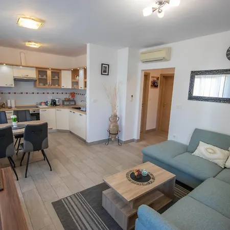 Ana Apartment